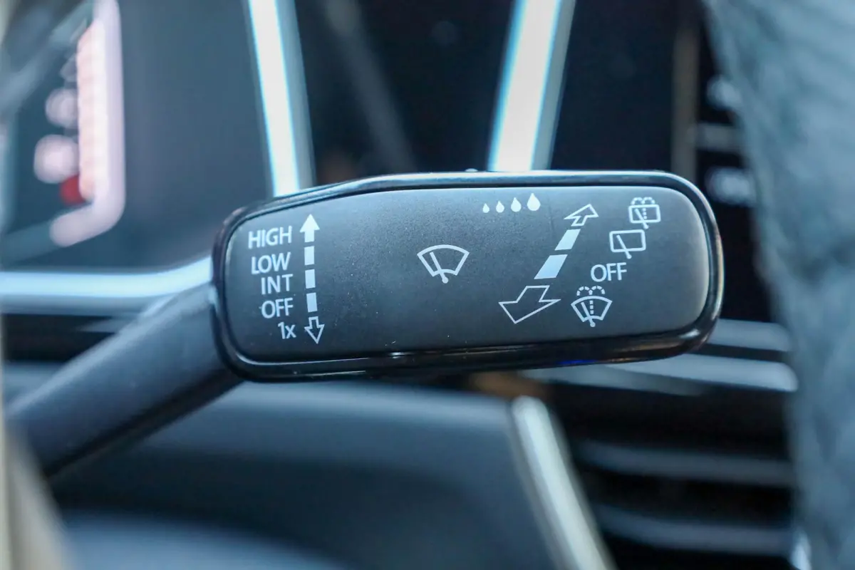 1.0 TSI 110pk R-Line | Achteruitrijcamera | Cruise Control Adaptief | Apple Carplay/Android Auto