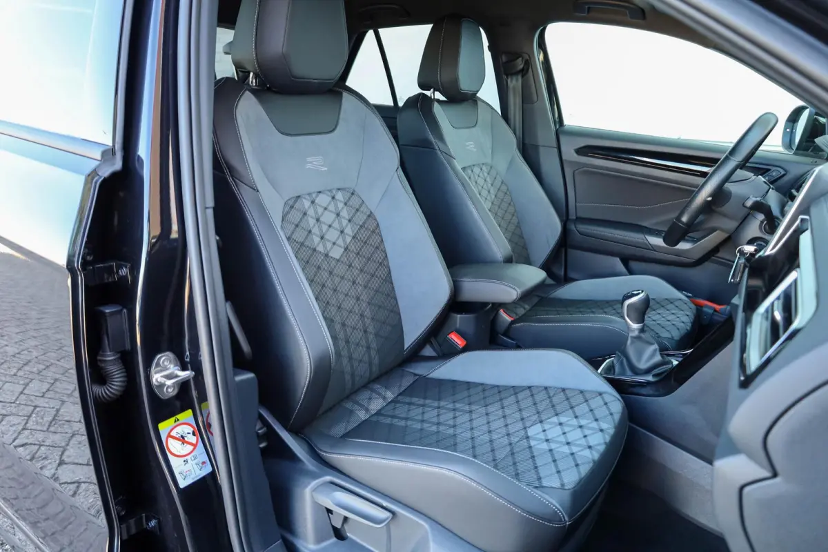 1.0 TSI 110pk R-Line | Achteruitrijcamera | Cruise Control Adaptief | Apple Carplay/Android Auto