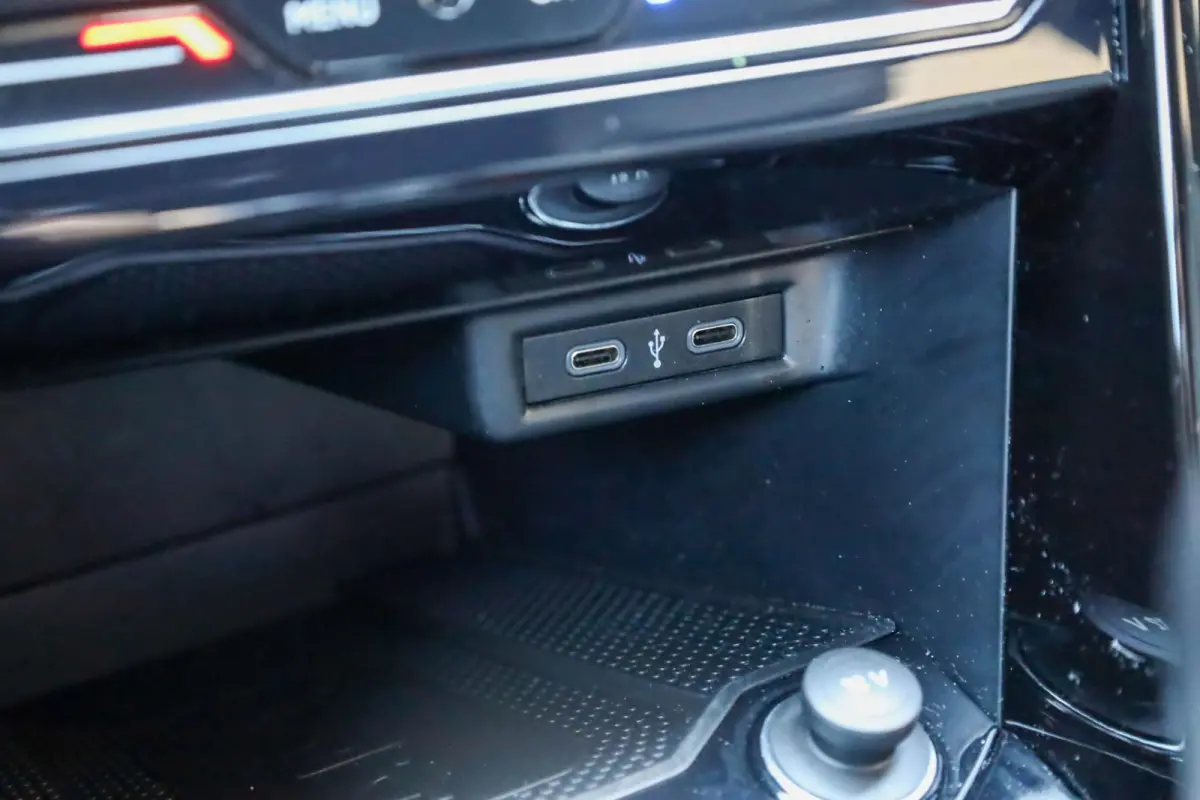 1.0 TSI 110pk R-Line | Achteruitrijcamera | Cruise Control Adaptief | Apple Carplay/Android Auto