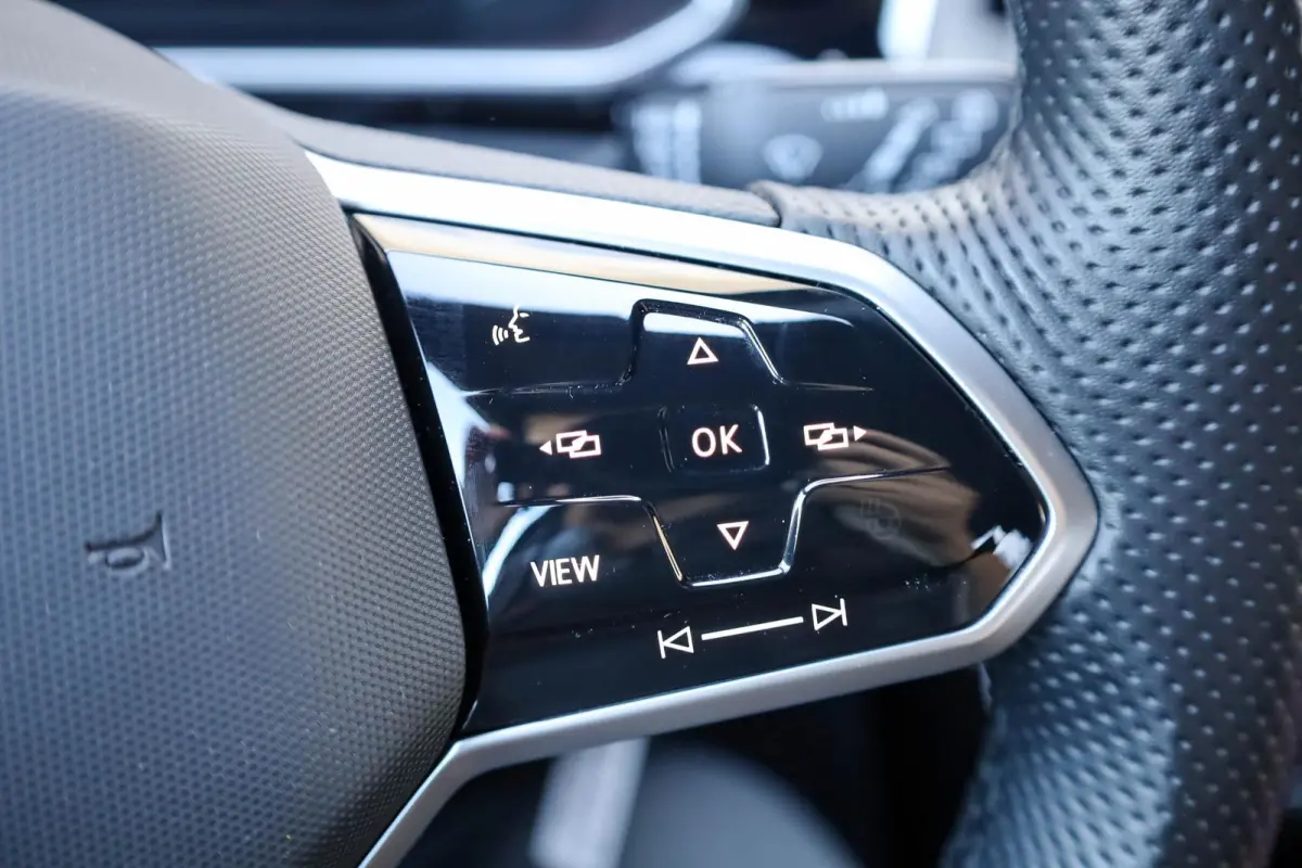 1.0 TSI 110pk R-Line | Achteruitrijcamera | Cruise Control Adaptief | Apple Carplay/Android Auto