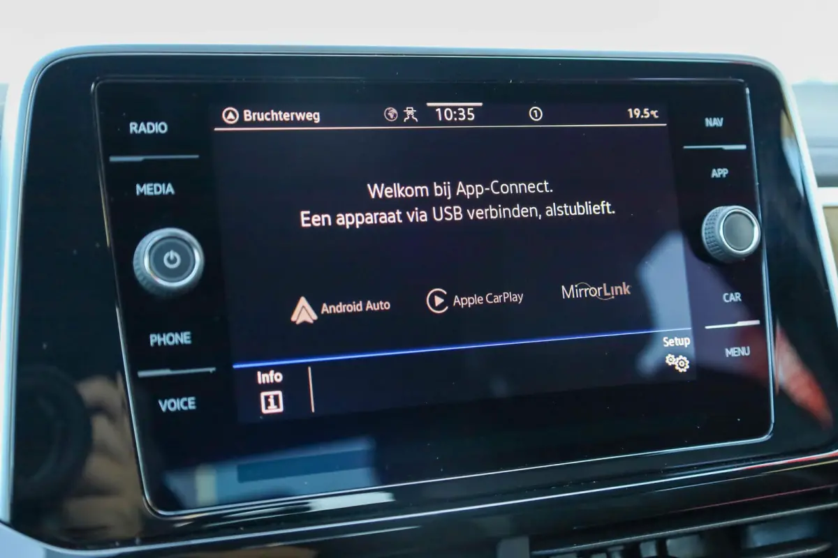 1.0 TSI 110pk R-Line | Achteruitrijcamera | Cruise Control Adaptief | Apple Carplay/Android Auto