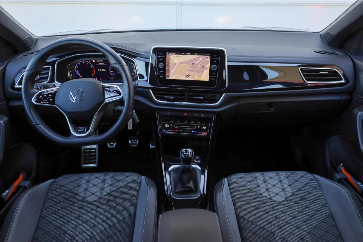 1.0 TSI 110pk R-Line | Achteruitrijcamera | Cruise Control Adaptief | Apple Carplay/Android Auto