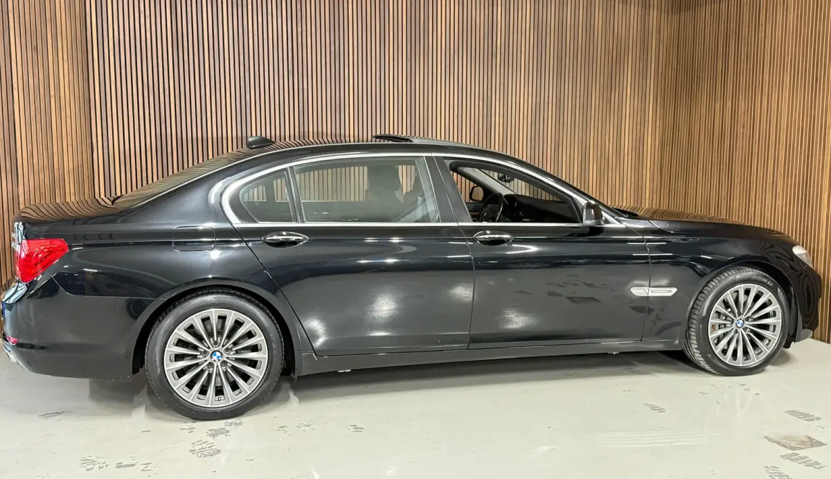 750Li - Youngtimer - BTW - Carplay