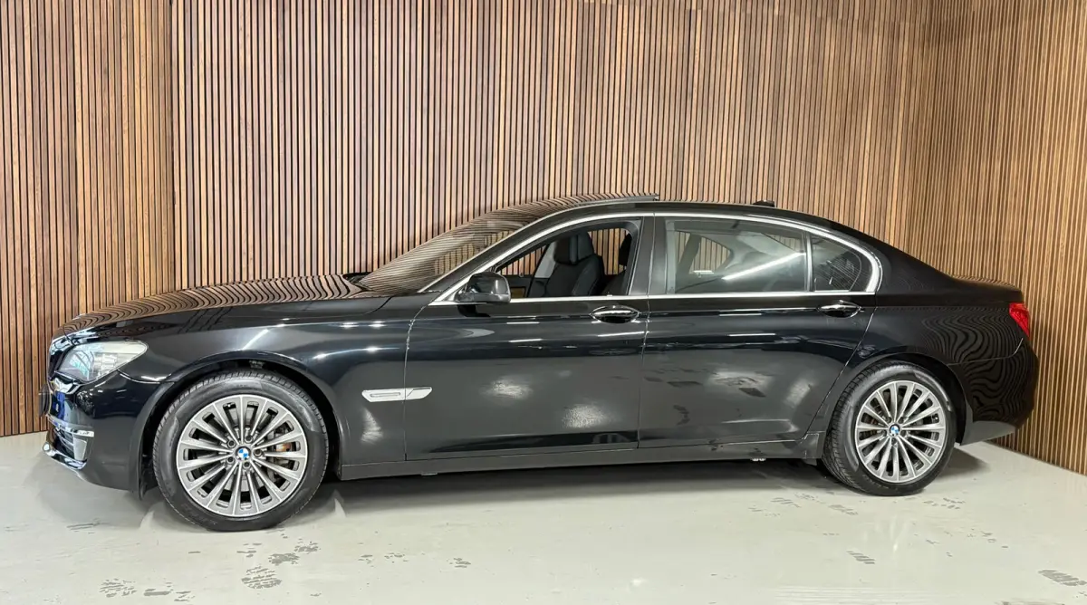750Li - Youngtimer - BTW - Carplay