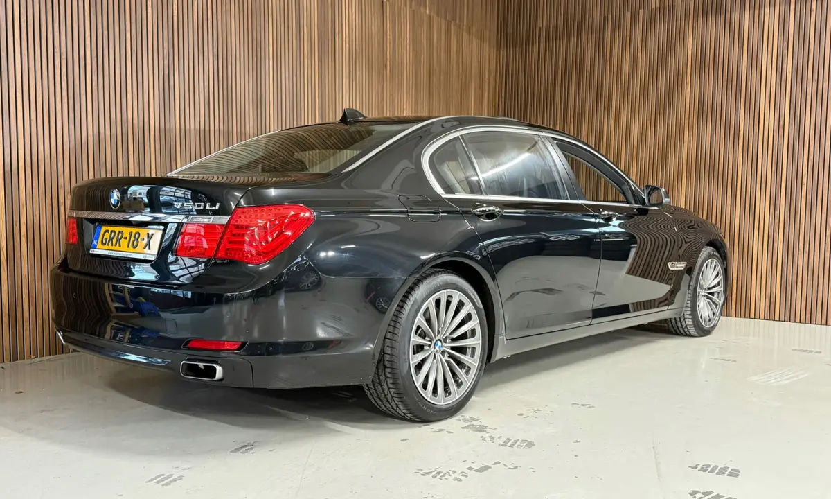 750Li - Youngtimer - BTW - Carplay
