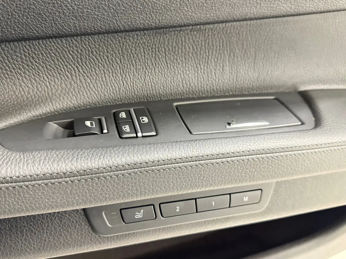 750Li - Youngtimer - BTW - Carplay