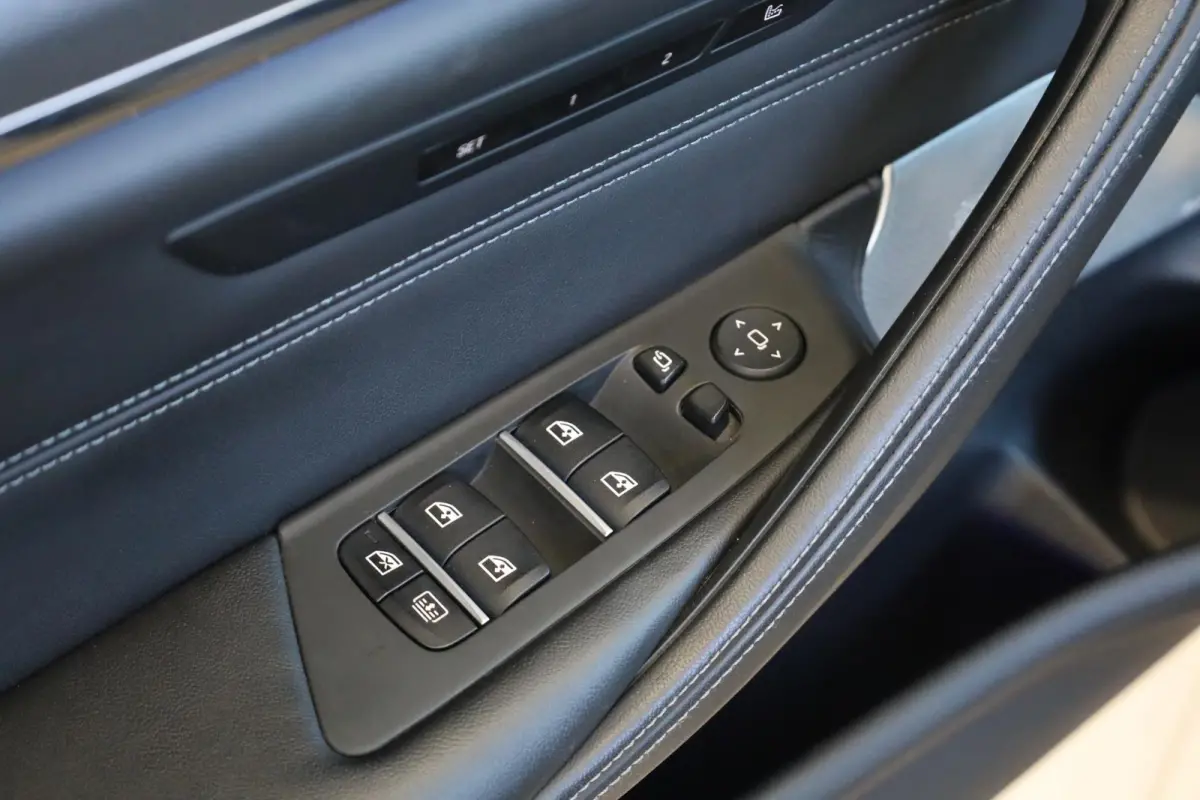M5 Competition | M Drivers Package | M Carbon Keramische Remmen | Bowers & Wilkins High End Sound System | Driving Assistant Plus |
