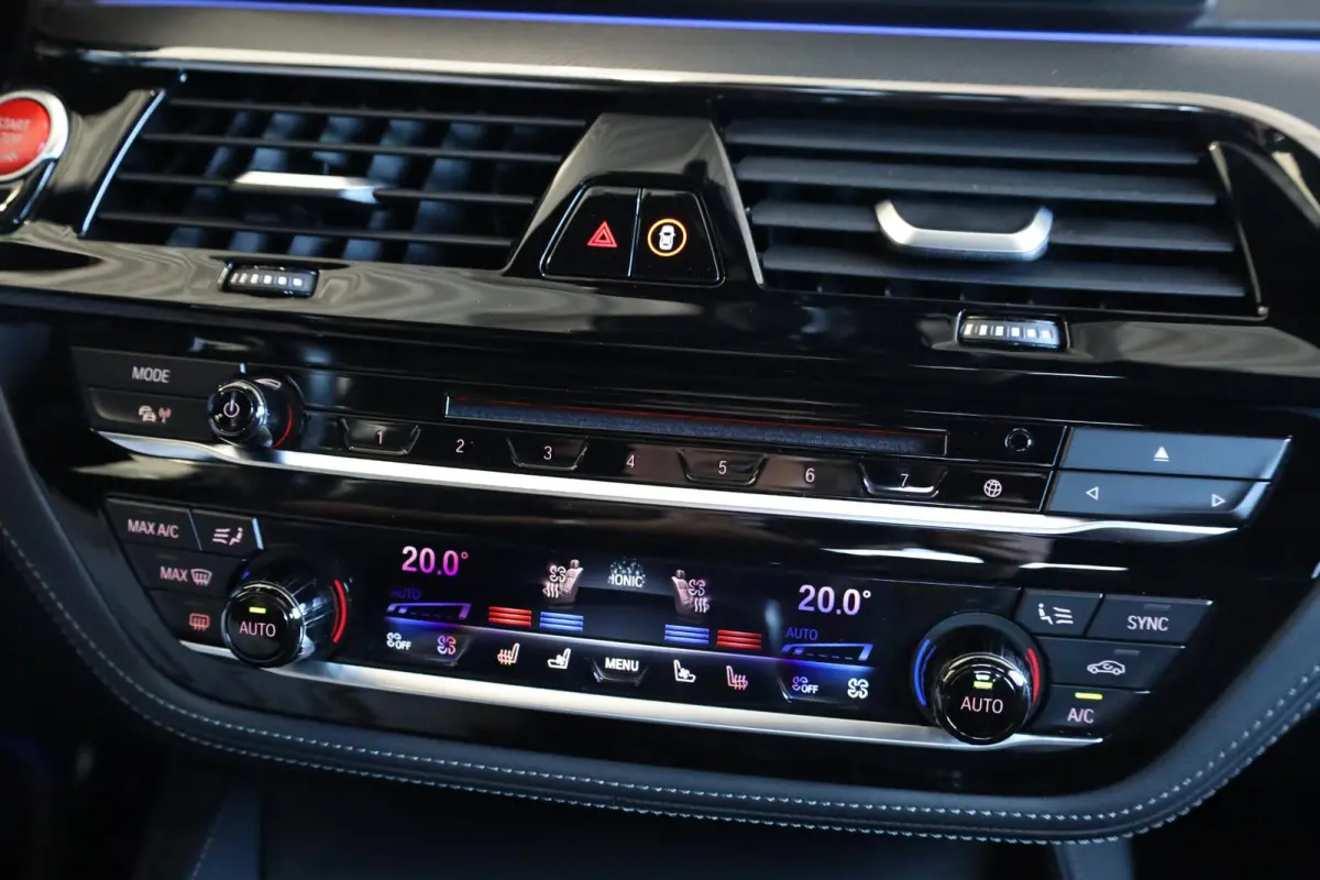 M5 Competition | M Drivers Package | M Carbon Keramische Remmen | Bowers & Wilkins High End Sound System | Driving Assistant Plus |