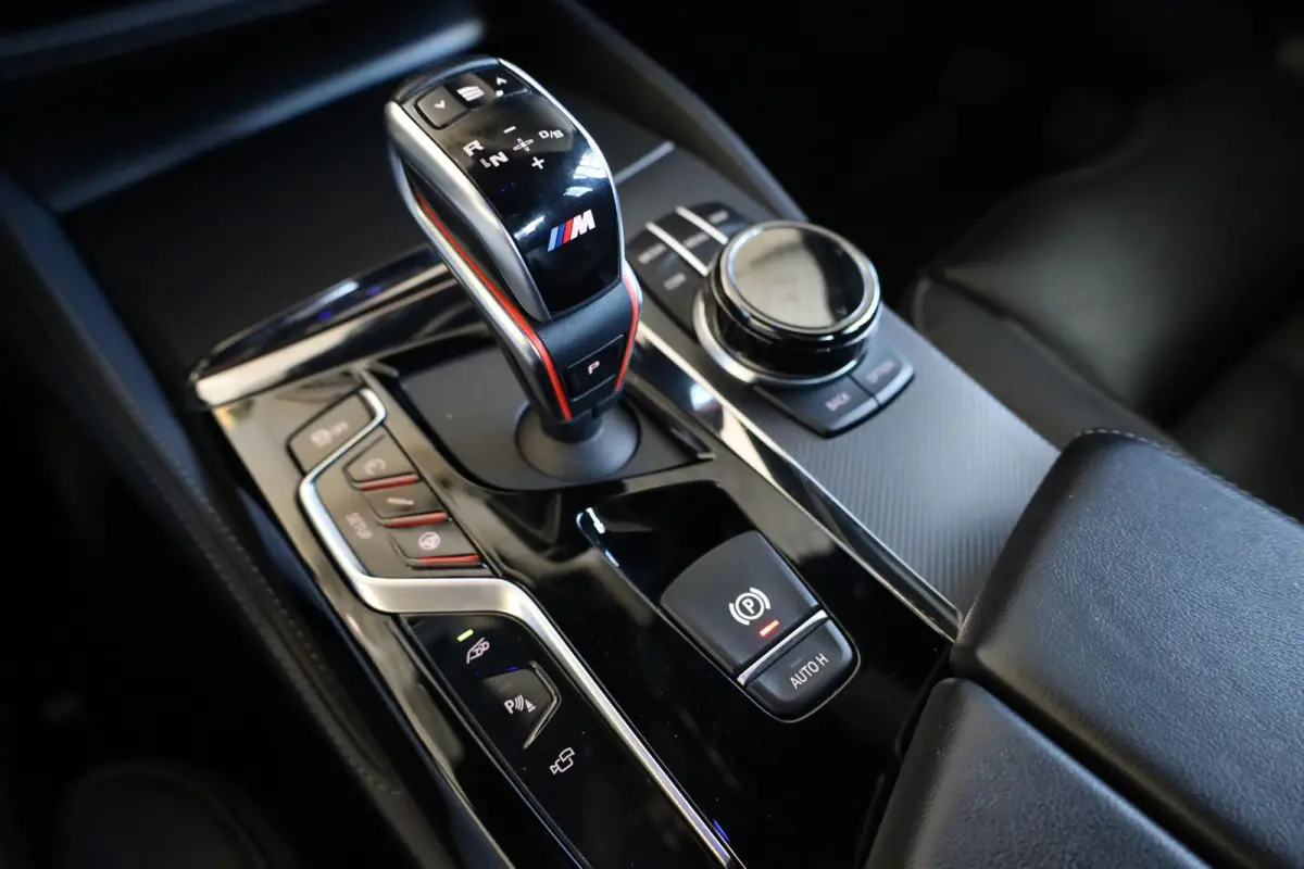 M5 Competition | M Drivers Package | M Carbon Keramische Remmen | Bowers & Wilkins High End Sound System | Driving Assistant Plus |