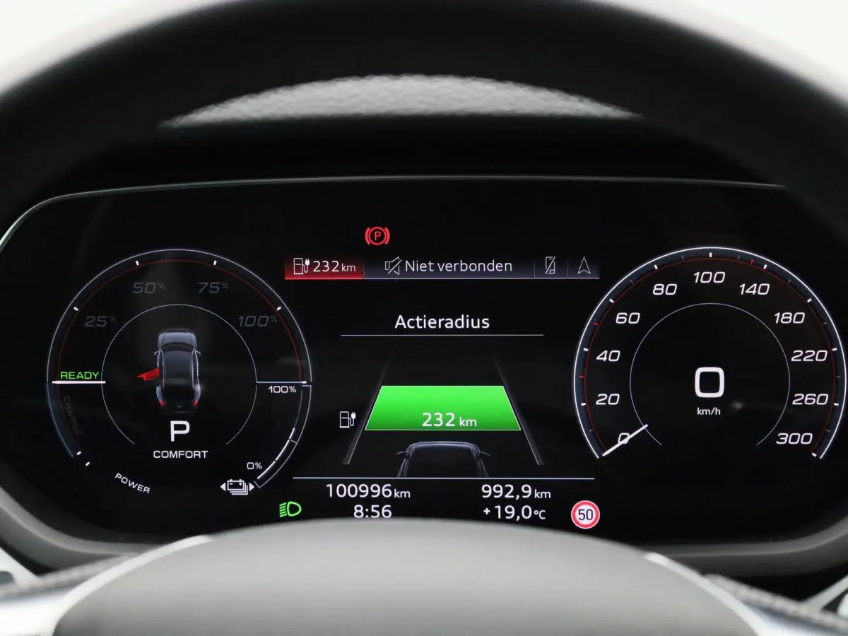 93 kWh 476 PK | Navigatie | Camera | Bang & Olufsen Premium | Dodehoek detectie | Cruise control | Stoelverwarming | 20' Lichtmetalen velgen |