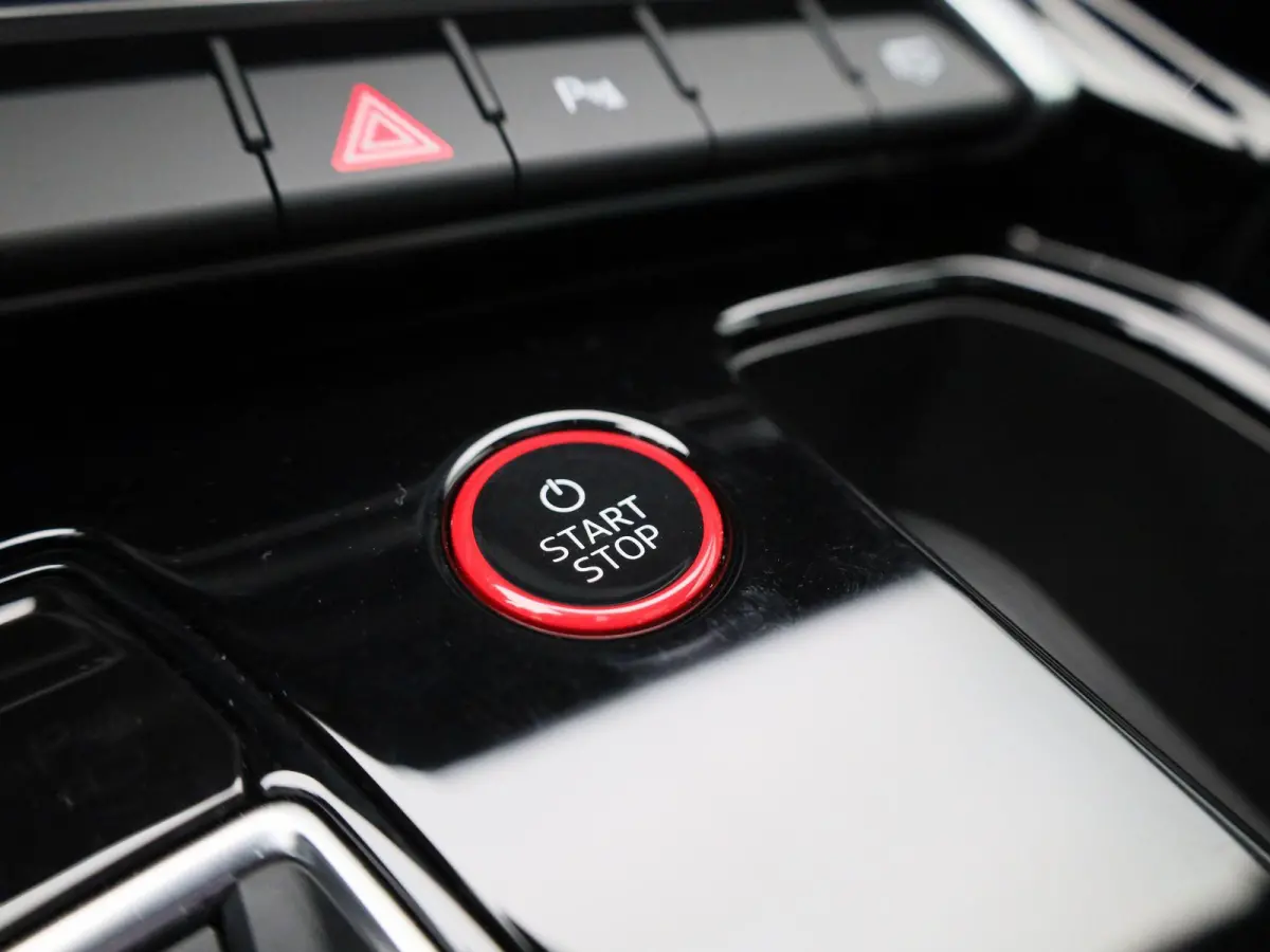 93 kWh 476 PK | Navigatie | Camera | Bang & Olufsen Premium | Dodehoek detectie | Cruise control | Stoelverwarming | 20' Lichtmetalen velgen |