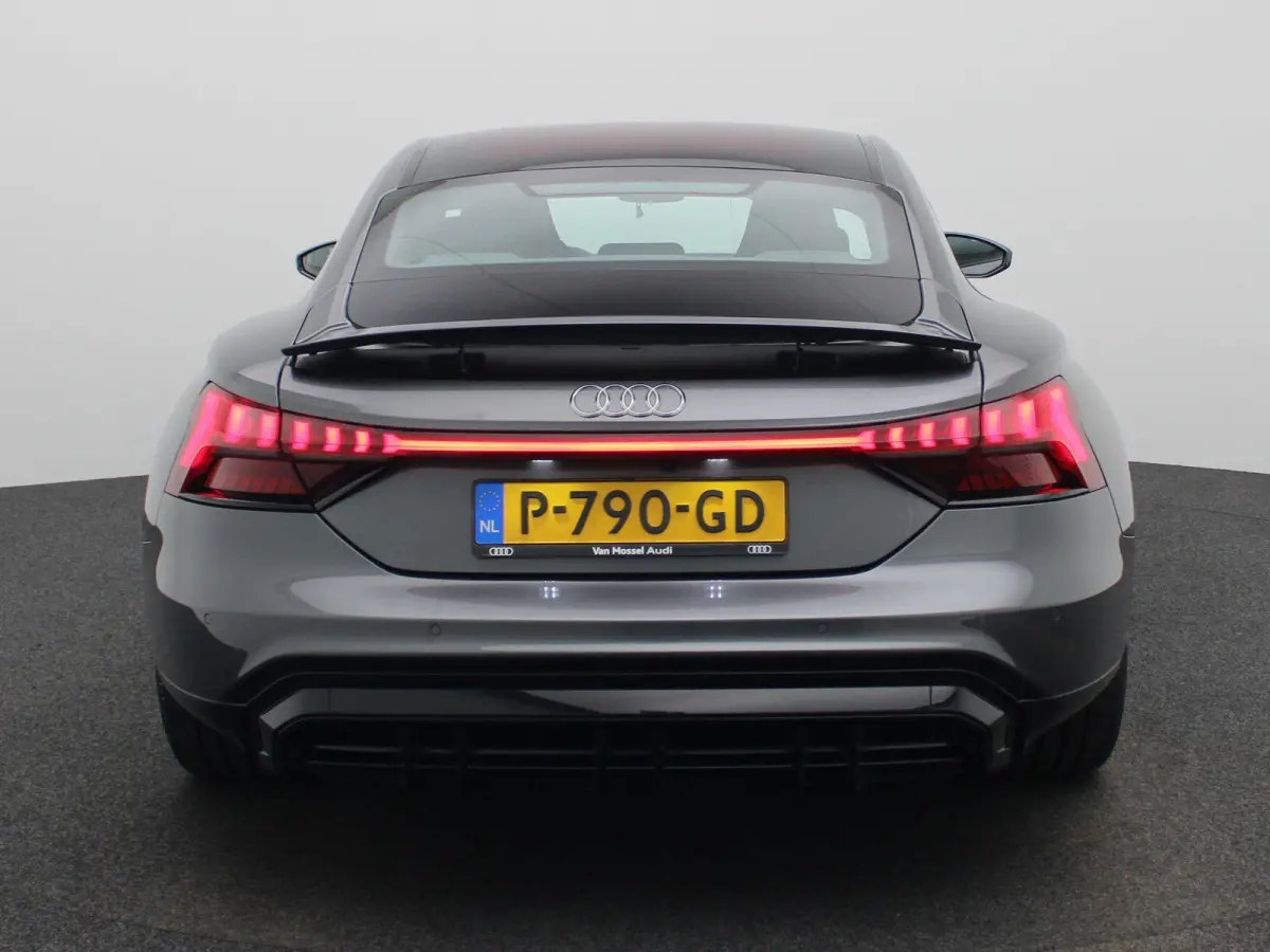93 kWh 476 PK | Navigatie | Camera | Bang & Olufsen Premium | Dodehoek detectie | Cruise control | Stoelverwarming | 20' Lichtmetalen velgen |