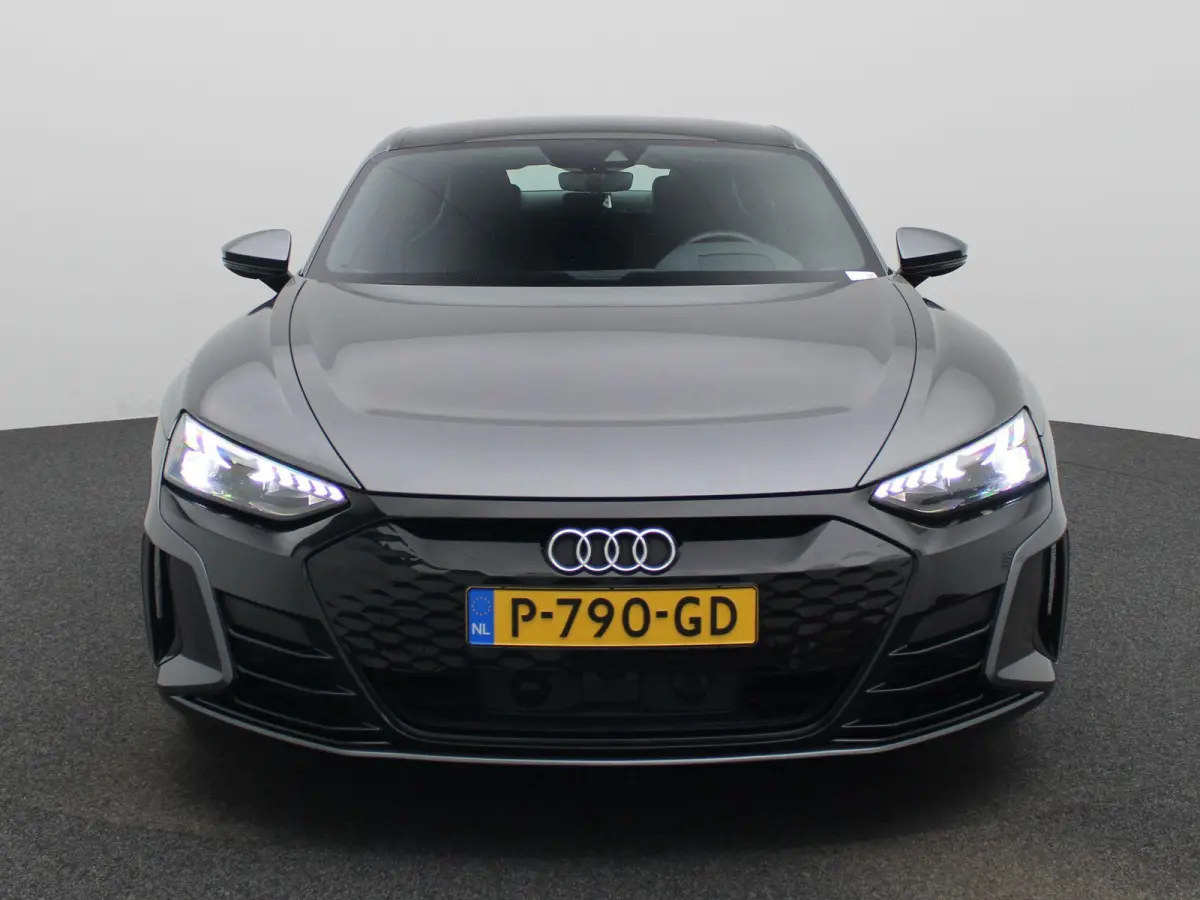 93 kWh 476 PK | Navigatie | Camera | Bang & Olufsen Premium | Dodehoek detectie | Cruise control | Stoelverwarming | 20' Lichtmetalen velgen |