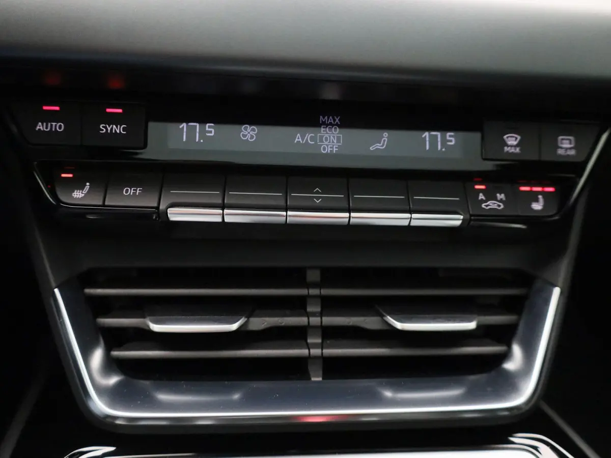 93 kWh 476 PK | Navigatie | Camera | Bang & Olufsen Premium | Dodehoek detectie | Cruise control | Stoelverwarming | 20' Lichtmetalen velgen |