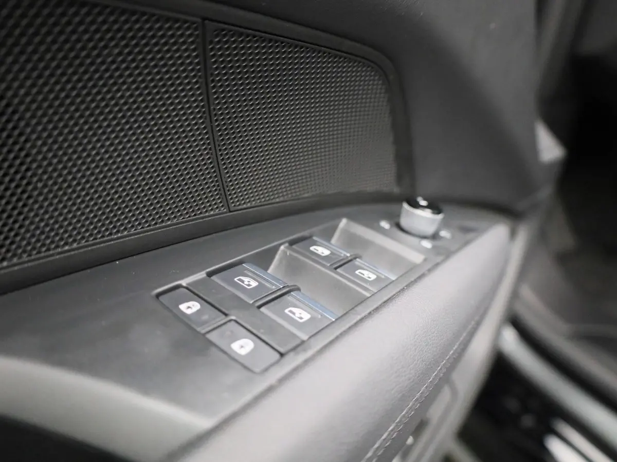93 kWh 476 PK | Navigatie | Camera | Bang & Olufsen Premium | Dodehoek detectie | Cruise control | Stoelverwarming | 20' Lichtmetalen velgen |