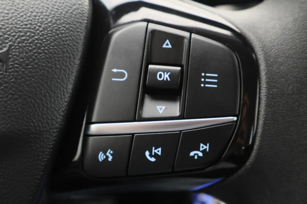 1.1 Trend 5-Deurs, Airco, Cruise, Apple CarPlay, Rijstrooksensor, DAB, PDC