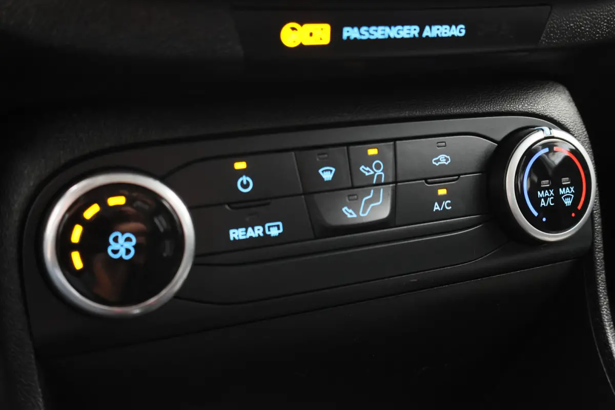 1.1 Trend 5-Deurs, Airco, Cruise, Apple CarPlay, Rijstrooksensor, DAB, PDC