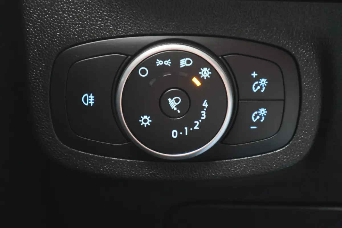 1.1 Trend 5-Deurs, Airco, Cruise, Apple CarPlay, Rijstrooksensor, DAB, PDC