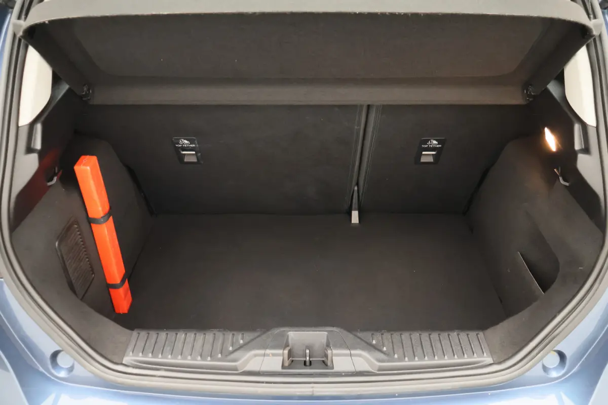 1.1 Trend 5-Deurs, Airco, Cruise, Apple CarPlay, Rijstrooksensor, DAB, PDC