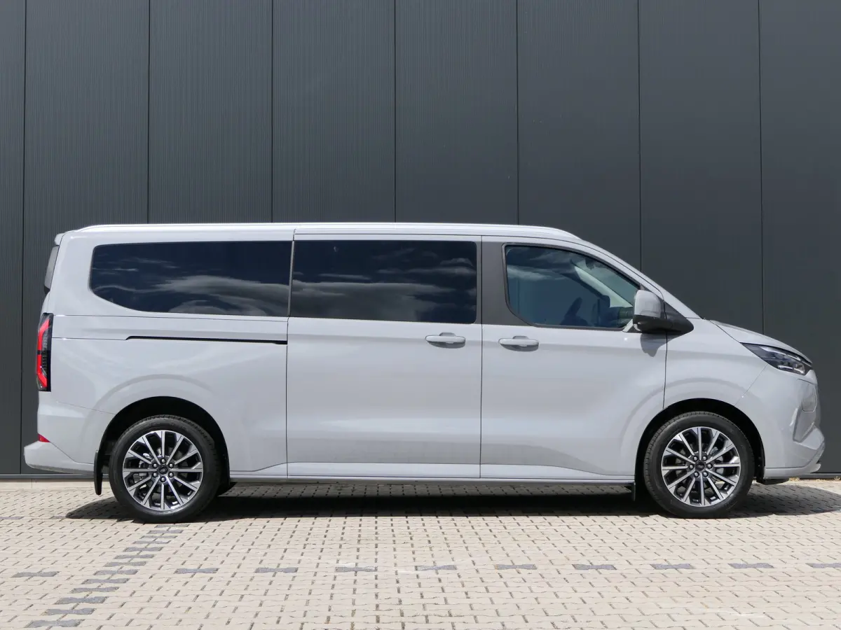 Tourneo 340 2.5 PHEV L2H1 Titanium X | Luxury | Panoramadak | 360 Camera | AGR Stoel | Leder | Adaptive LED | BLIS | Adaptive Cruise | B&O Audio
