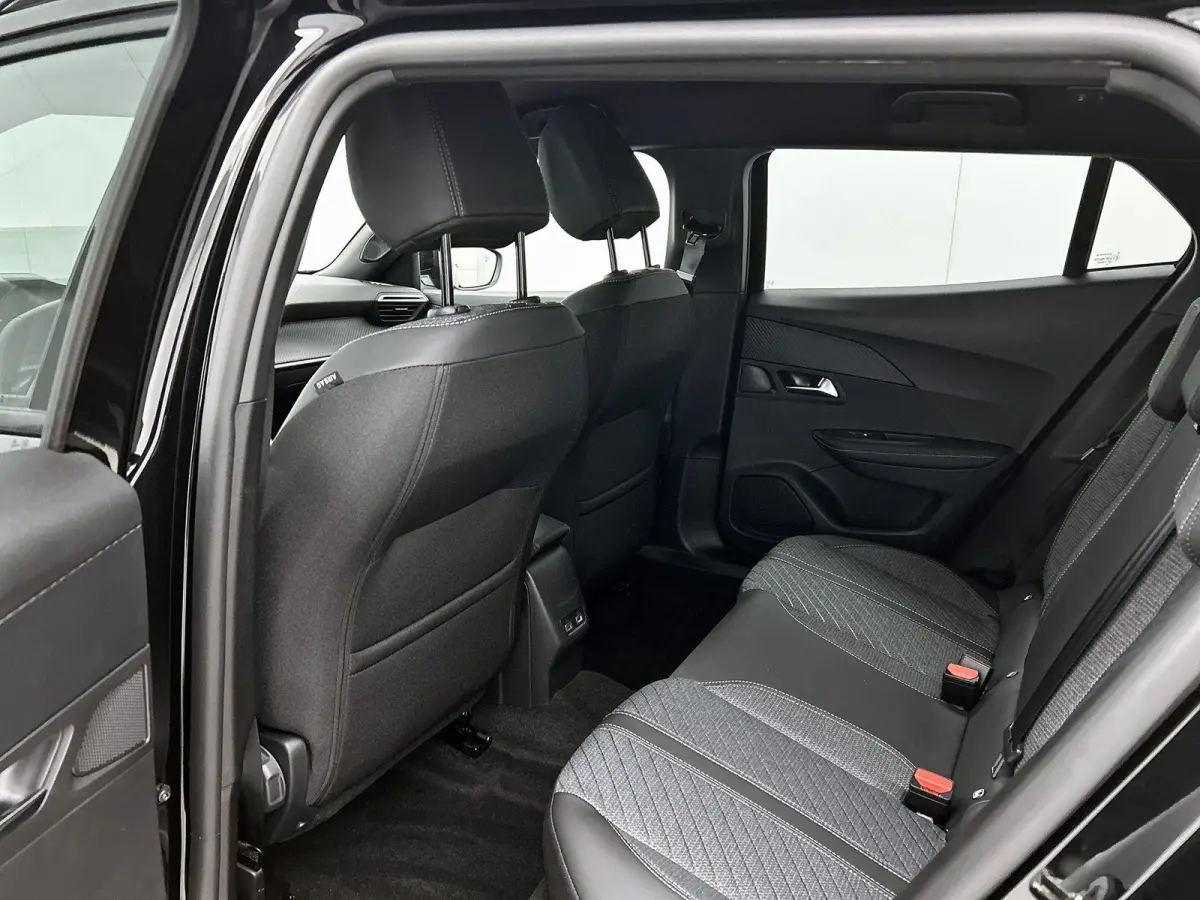 1.2 Hybrid 145pk Allure Automaat | Navigatie | Adaptieve Cruise Control | LED | Camera Voor + Achter | 17"LMV | Dodehoekdetectie | Dakrails |