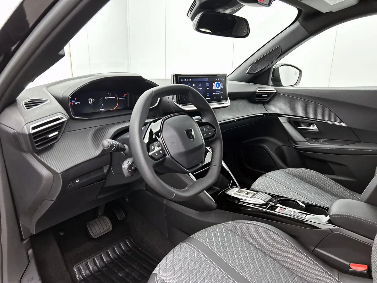 1.2 Hybrid 145pk Allure Automaat | Navigatie | Adaptieve Cruise Control | LED | Camera Voor + Achter | 17"LMV | Dodehoekdetectie | Dakrails |
