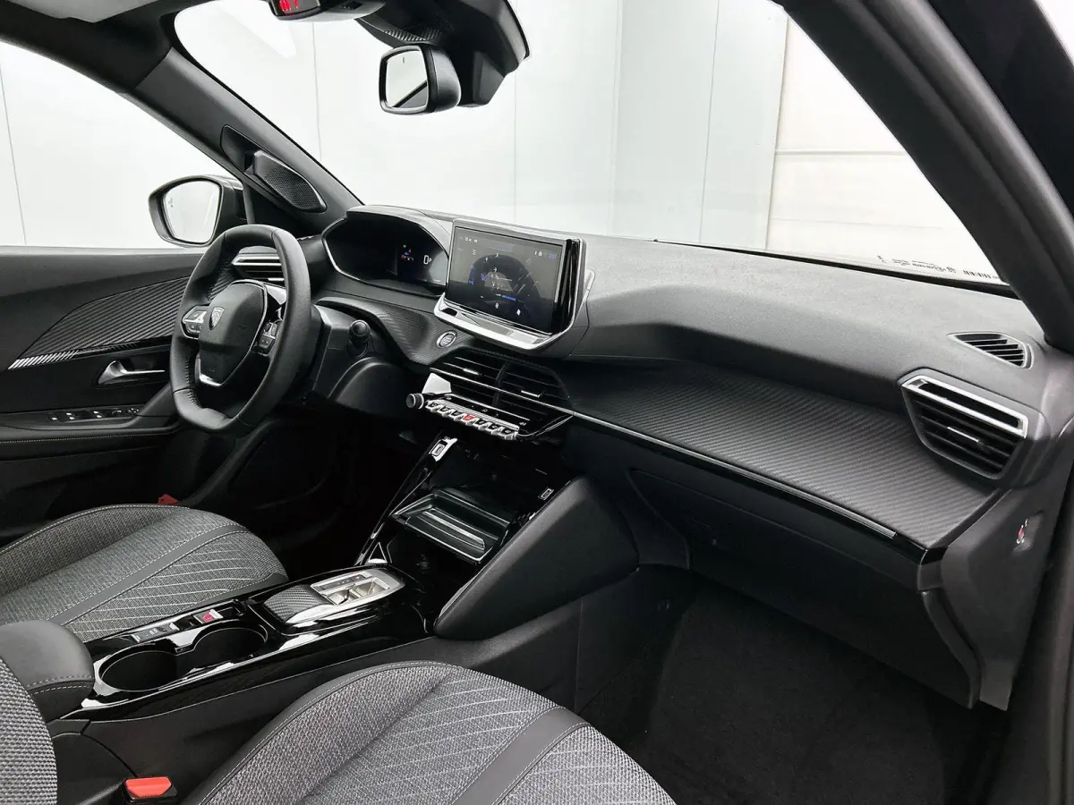 1.2 Hybrid 145pk Allure Automaat | Navigatie | Adaptieve Cruise Control | LED | Camera Voor + Achter | 17"LMV | Dodehoekdetectie | Dakrails |