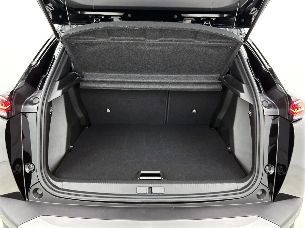 1.2 Hybrid 145pk Allure Automaat | Navigatie | Adaptieve Cruise Control | LED | Camera Voor + Achter | 17"LMV | Dodehoekdetectie | Dakrails |