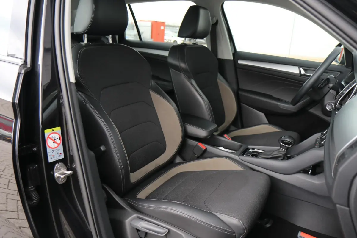 1.5 TSI 150pk DSG Business Edition | Navigatie | App Connect | Achteruitrijcamera |