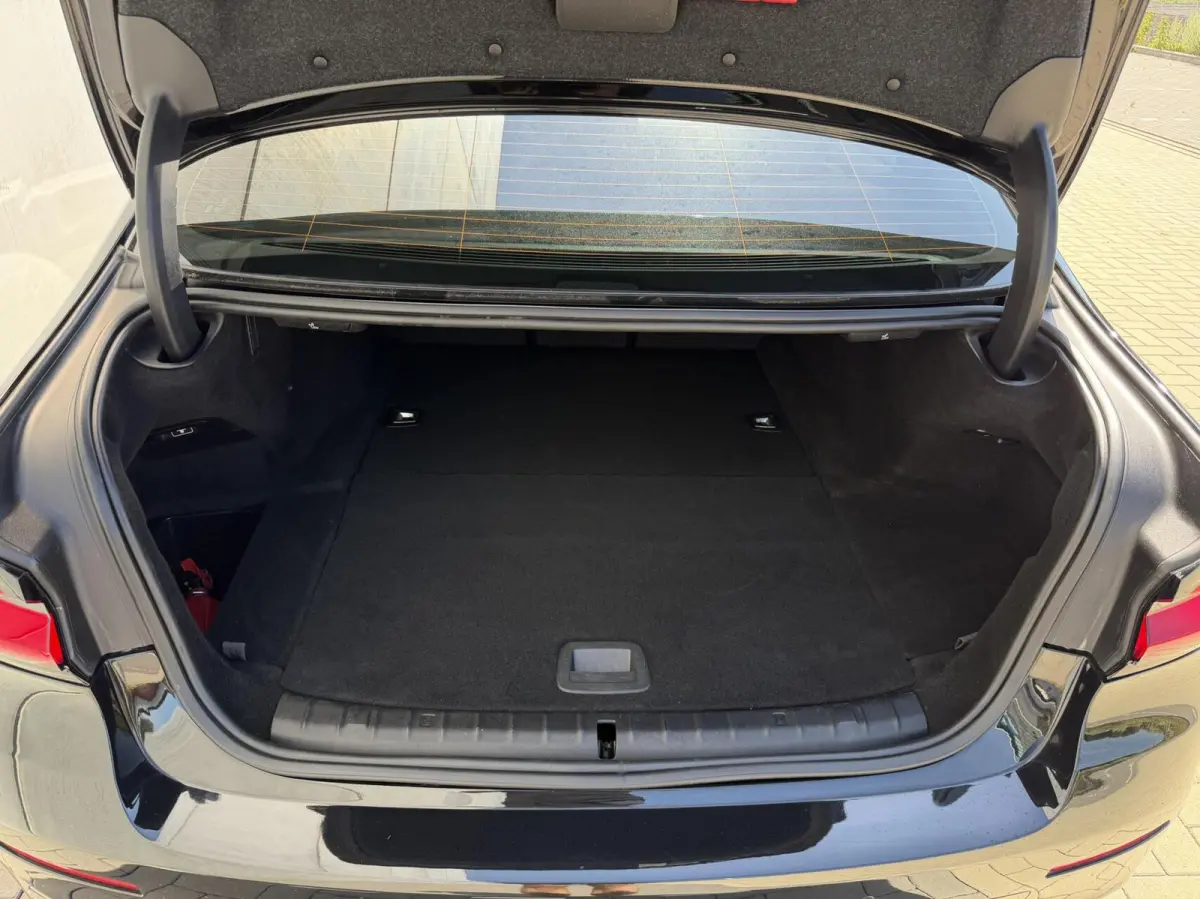 530e Business Edition Plus | Sfeer | 360° cam | Carplay