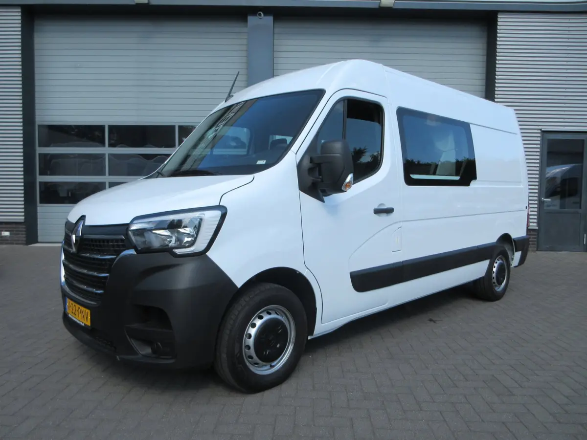T35 2.3 dCi 150 L2H2 DC 7 persoons dubbel cabine