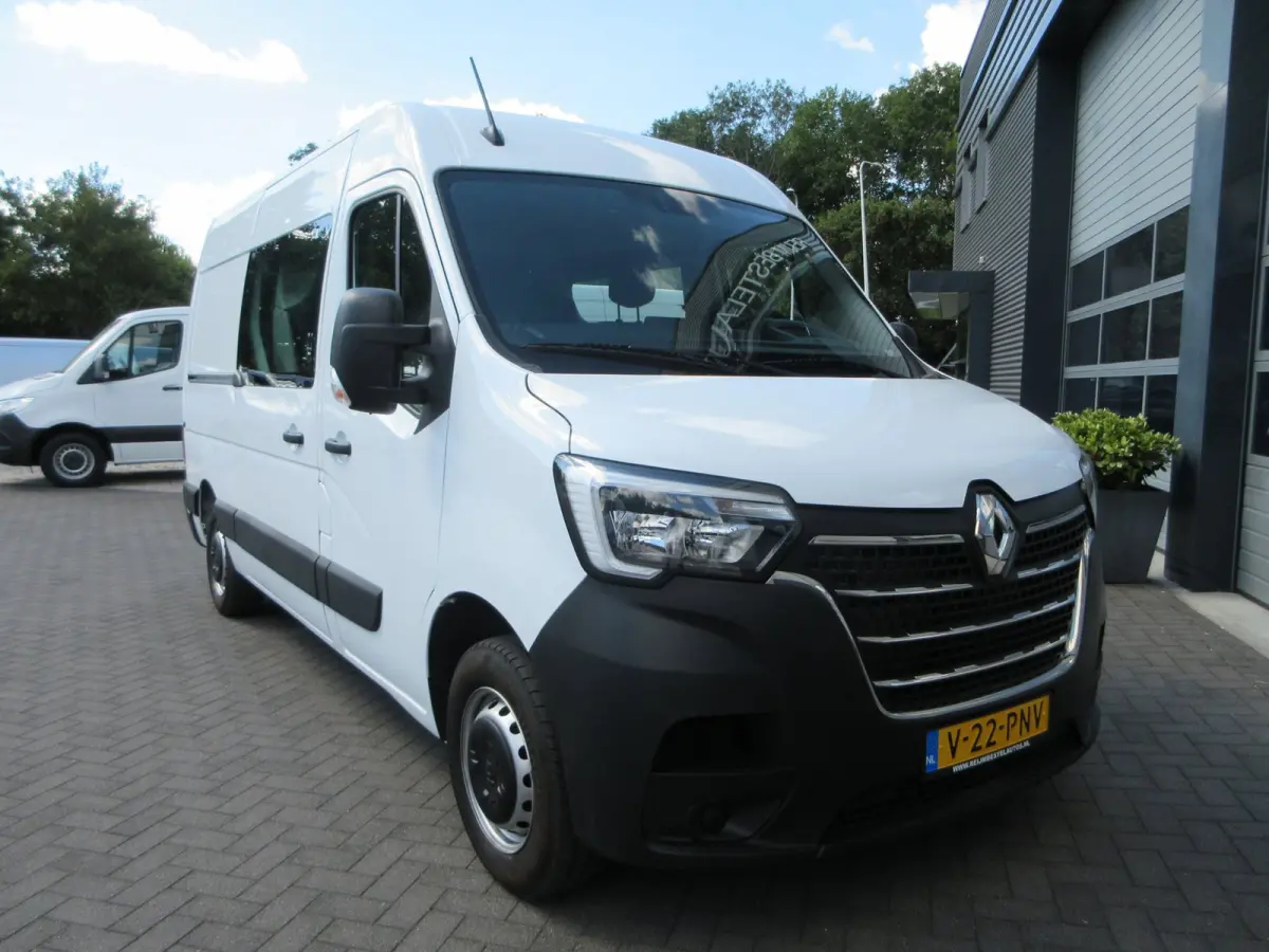 T35 2.3 dCi 150 L2H2 DC 7 persoons dubbel cabine