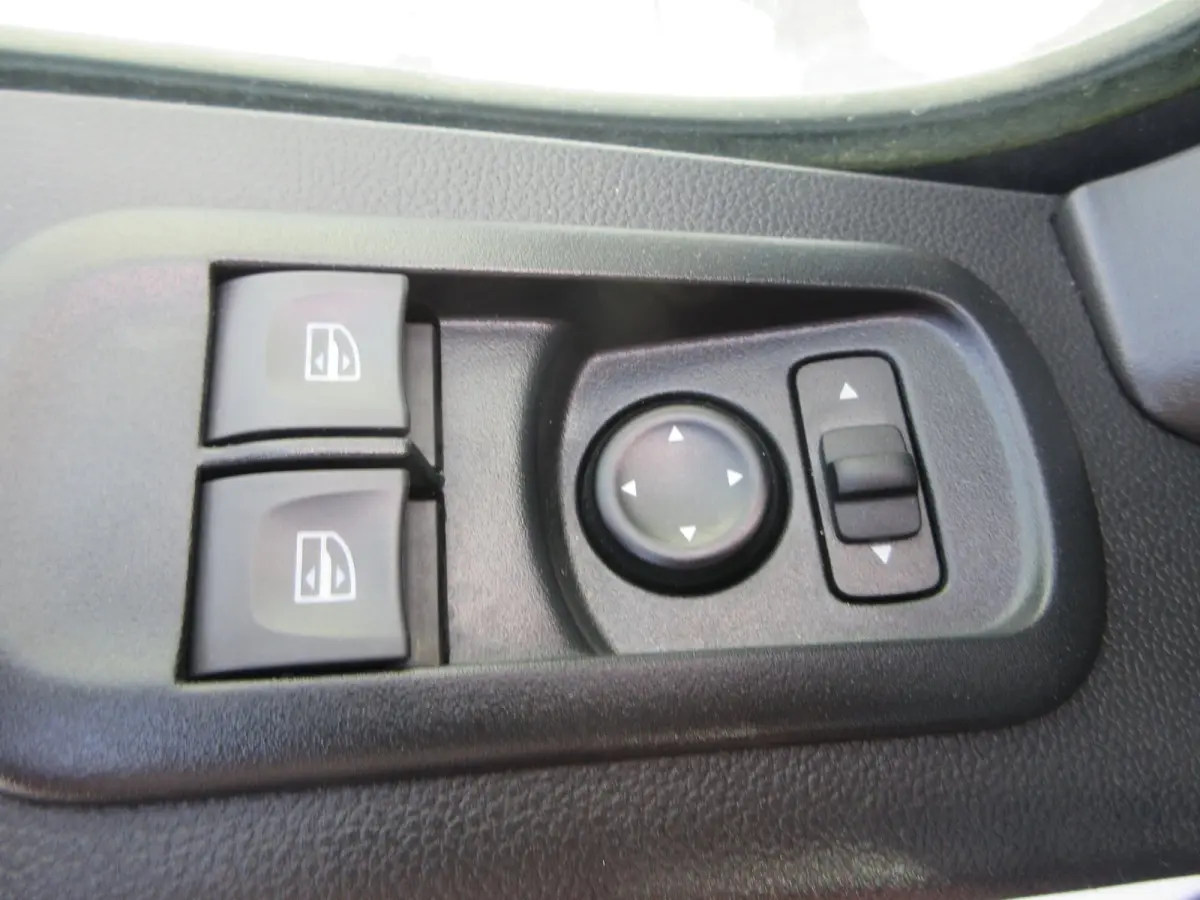 T35 2.3 dCi 150 L2H2 DC 7 persoons dubbel cabine
