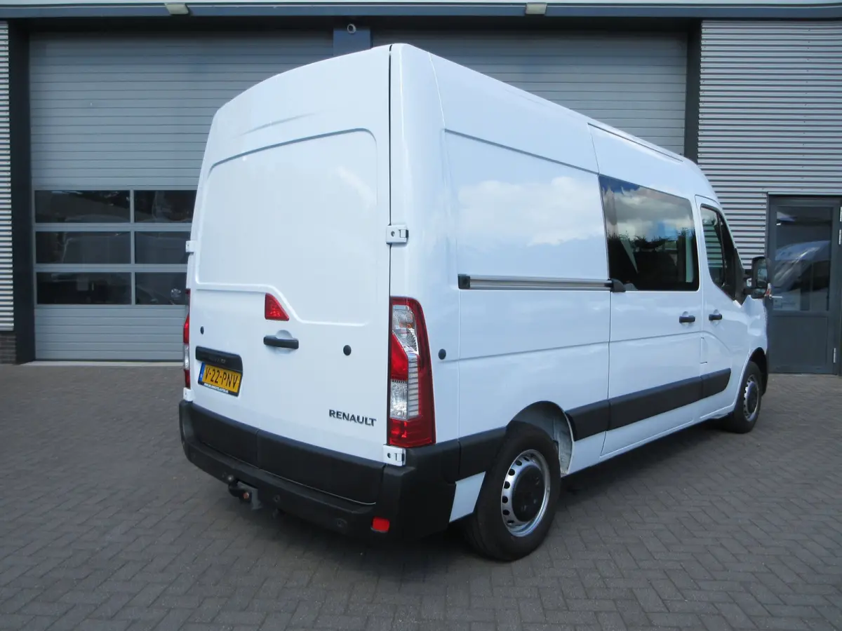T35 2.3 dCi 150 L2H2 DC 7 persoons dubbel cabine