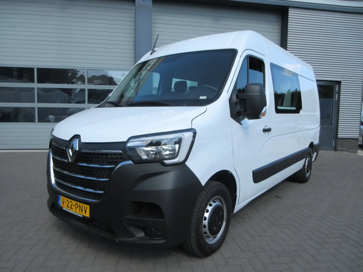 T35 2.3 dCi 150 L2H2 DC 7 persoons dubbel cabine