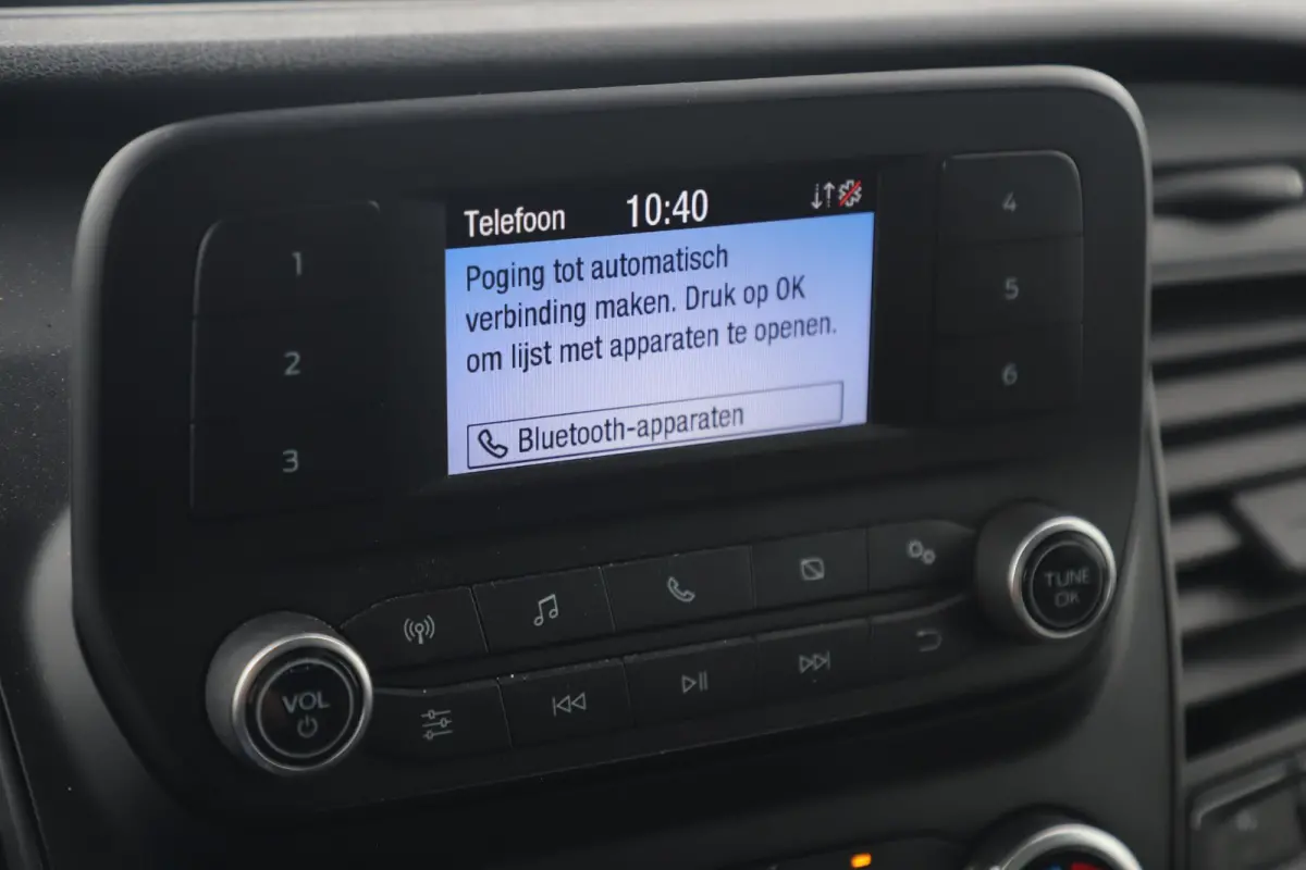 350 2.0 TDCI L5H1 Ambiente Skeletal 129PK Bakwagen Meubelbak Spouwmuurisolatie Inrichting bakwagen Airco Radio Bluetooth