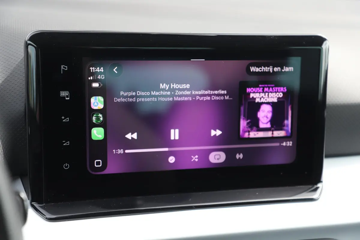 1.0 TSI Style Business Intense Virtual Cockpit 17 inch LMV Navigatie Carplay Android Stoelverwarming Climate Cruise Control LED