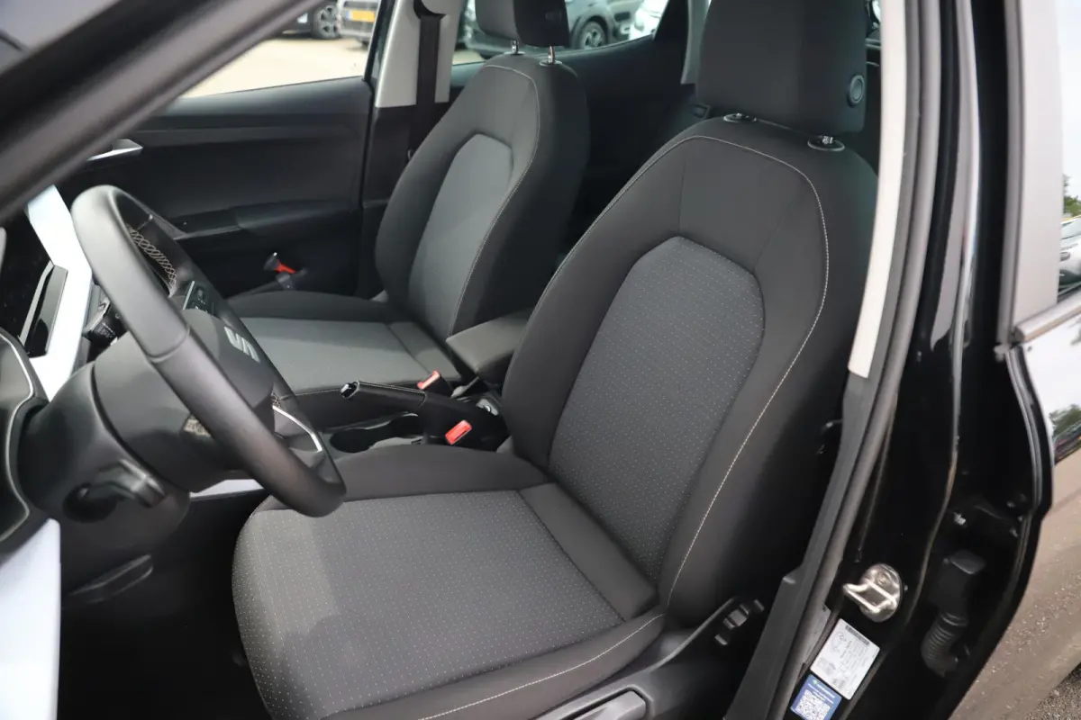 1.0 TSI Style Business Intense Virtual Cockpit 17 inch LMV Navigatie Carplay Android Stoelverwarming Climate Cruise Control LED