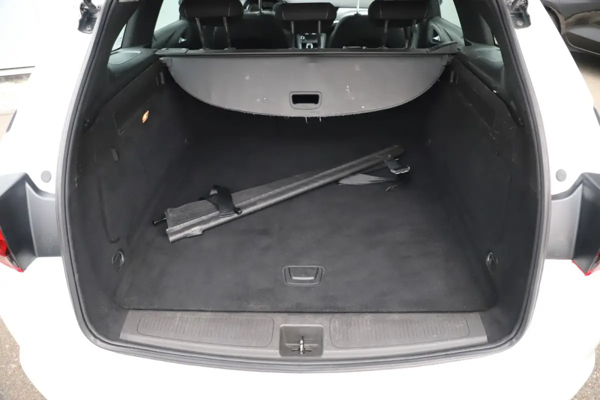1.2 Business Executive 110PK Trekhaak Navigatie Achteruitrijcamera Carplay Android Climate & Cruise Control Donkere Ramen