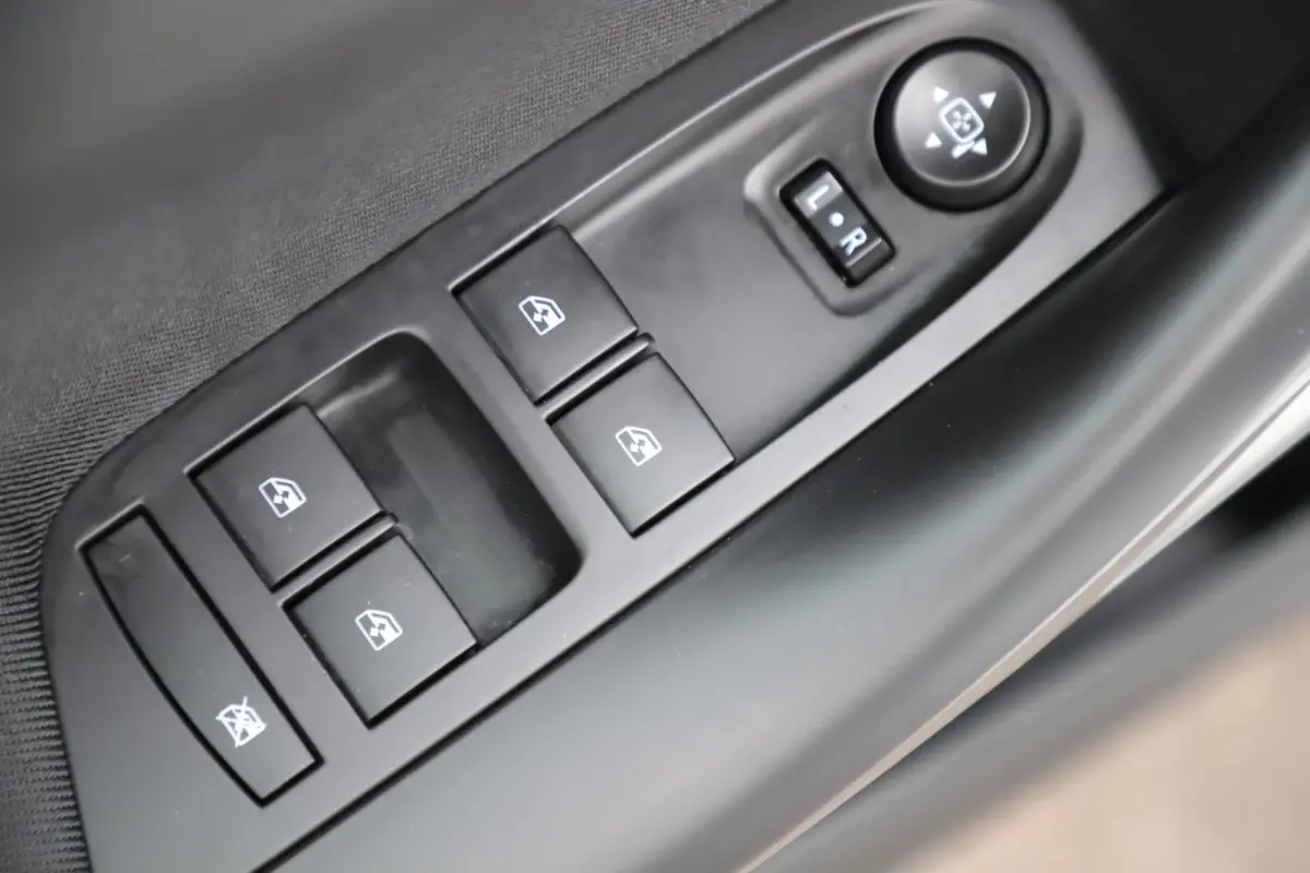 1.2 Business Executive 110PK Trekhaak Navigatie Achteruitrijcamera Carplay Android Climate & Cruise Control Donkere Ramen