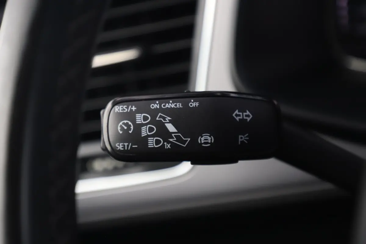 1.0 TSI Style Ultimate Edition Trekhaak Virtual Cockpit Beats Audio Navigatie Achteruitrijcamera Clima Cruise Stoelverwarming