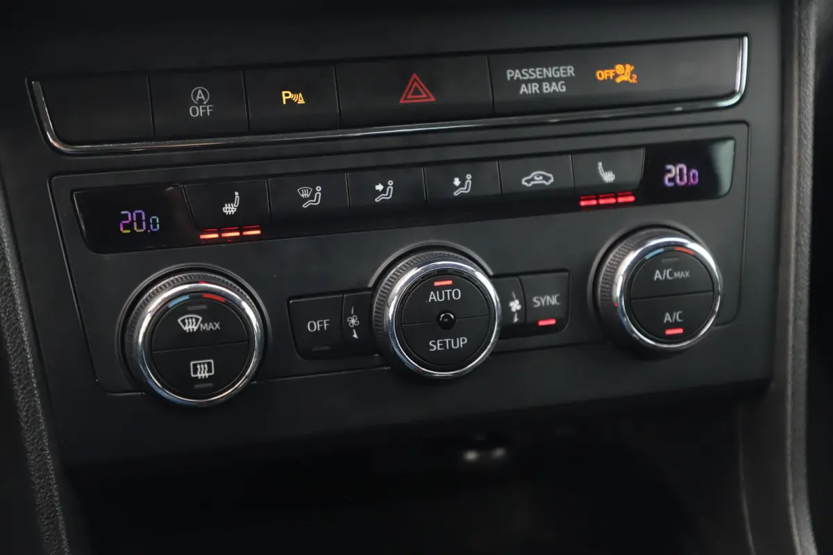 1.0 TSI Style Ultimate Edition Trekhaak Virtual Cockpit Beats Audio Navigatie Achteruitrijcamera Clima Cruise Stoelverwarming