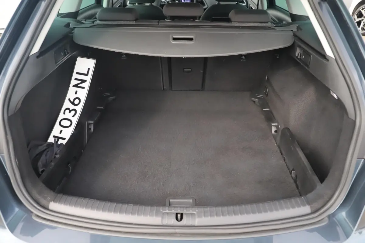 1.0 TSI Style Ultimate Edition Trekhaak Virtual Cockpit Beats Audio Navigatie Achteruitrijcamera Clima Cruise Stoelverwarming
