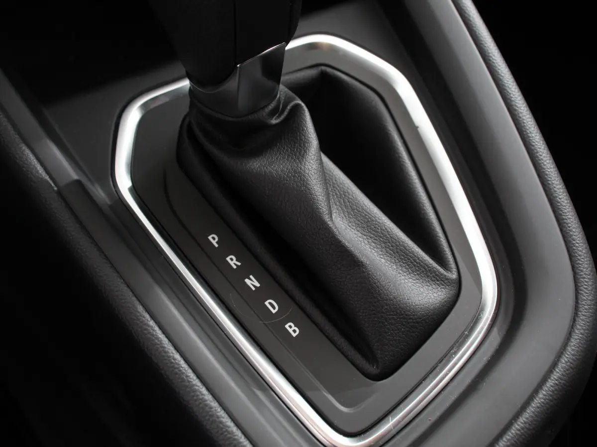 1.6 HEV Intense Automaat DEMO Navigatie Apple Carplay/Android Auto Camera Climate Control Cruise Control Lichtmetalen velgen Extra Getint Glas Digitale Cockpit