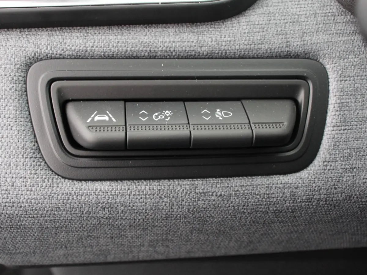 1.6 HEV Intense Automaat DEMO Navigatie Apple Carplay/Android Auto Camera Climate Control Cruise Control Lichtmetalen velgen Extra Getint Glas Digitale Cockpit