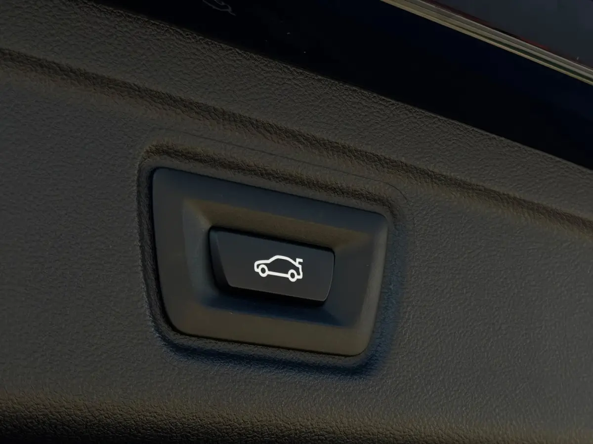 330E 292PK M-Sport Shadow Dode-Hoek Camera