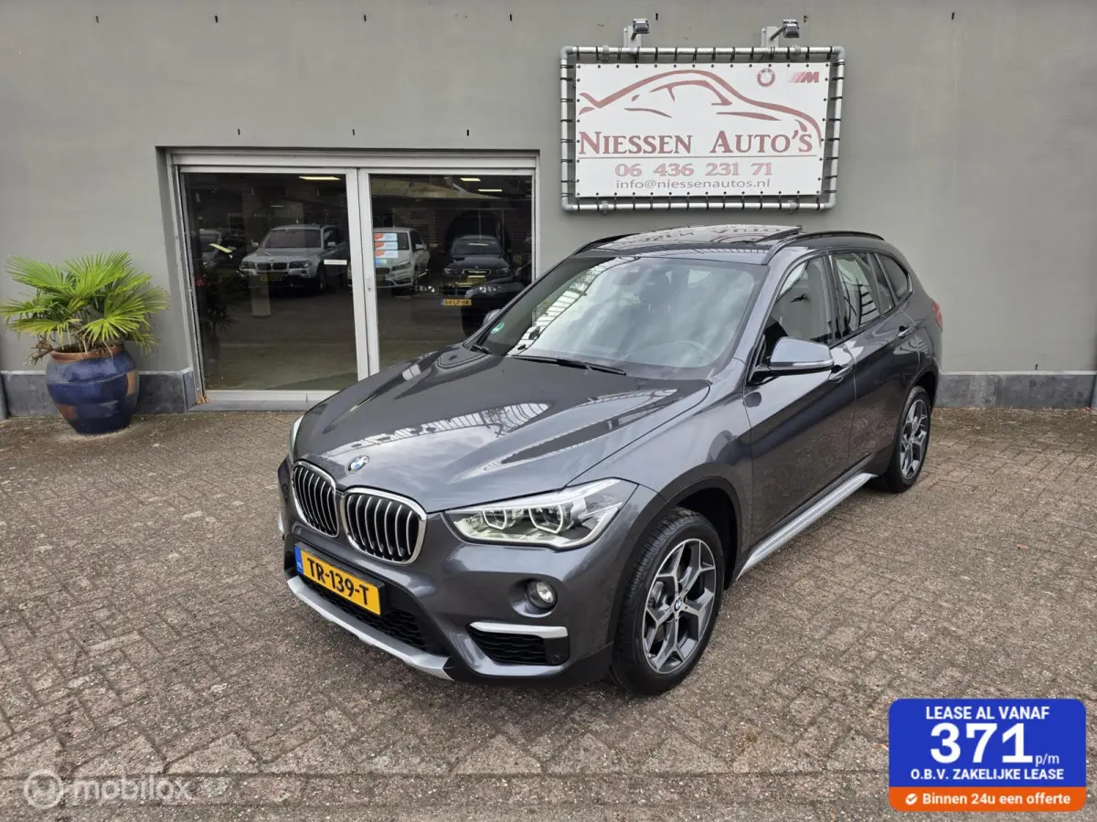sDrive20i Orange Edition HUD/Pano/Leder/LED/Camera