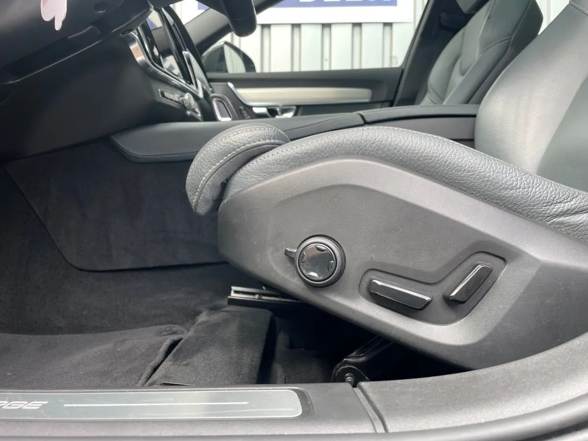 2.0 T6 AWD Business Pro