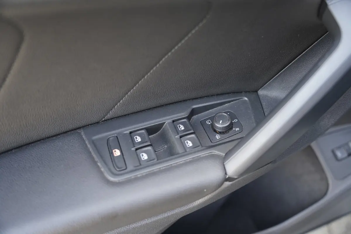 1.5 TSI 150pk DSG R-line Navi Leder PDC