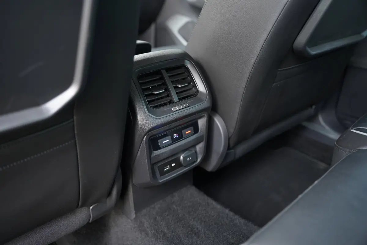 1.5 TSI 150pk DSG R-line Navi Leder PDC